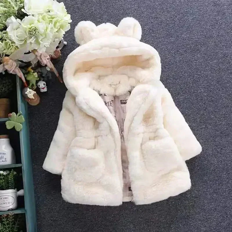 Casaco Infantil de Inverno com Capuz e Orelhinhas de Urso – Pelúcia Rosa Super Fofinha