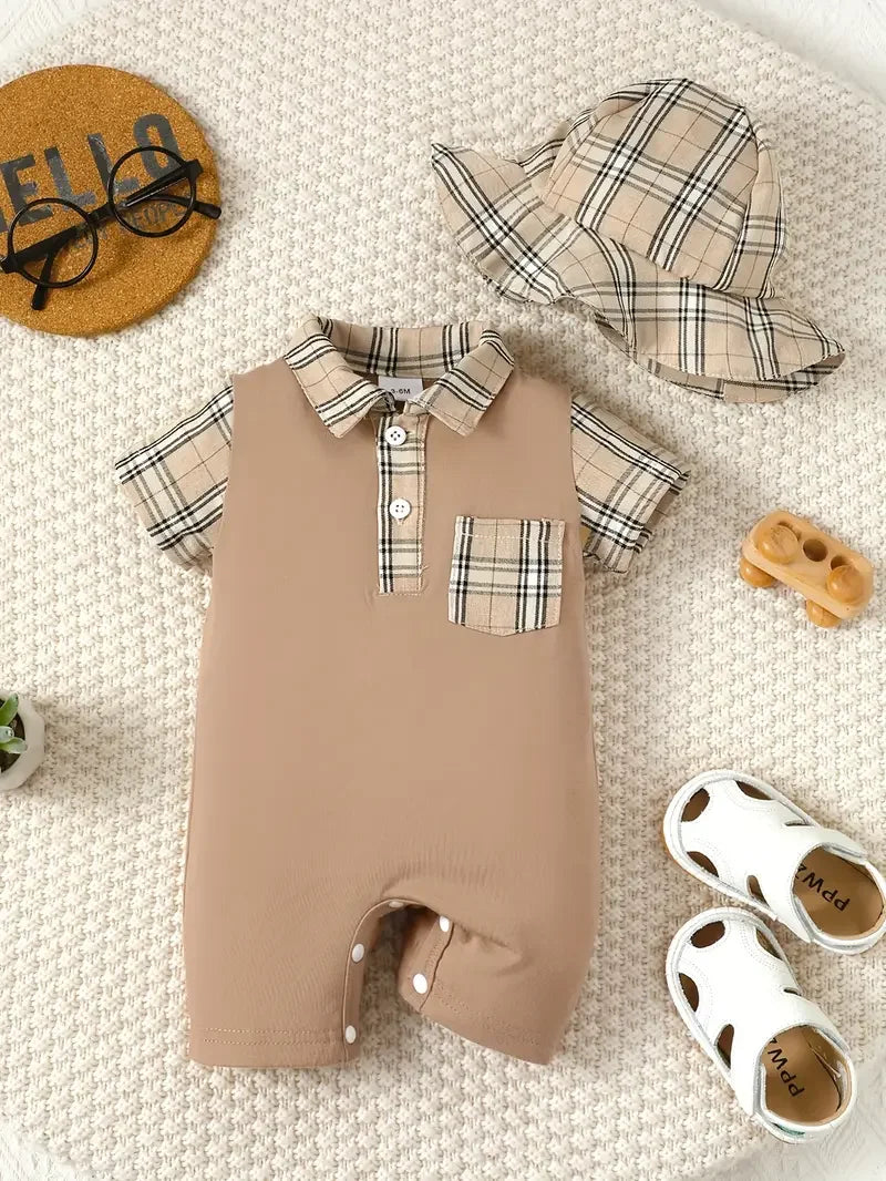 Macacão Infantil Masculino de Verão com Gola Xadrez e Chapéu – Conforto e Estilo para Bebês