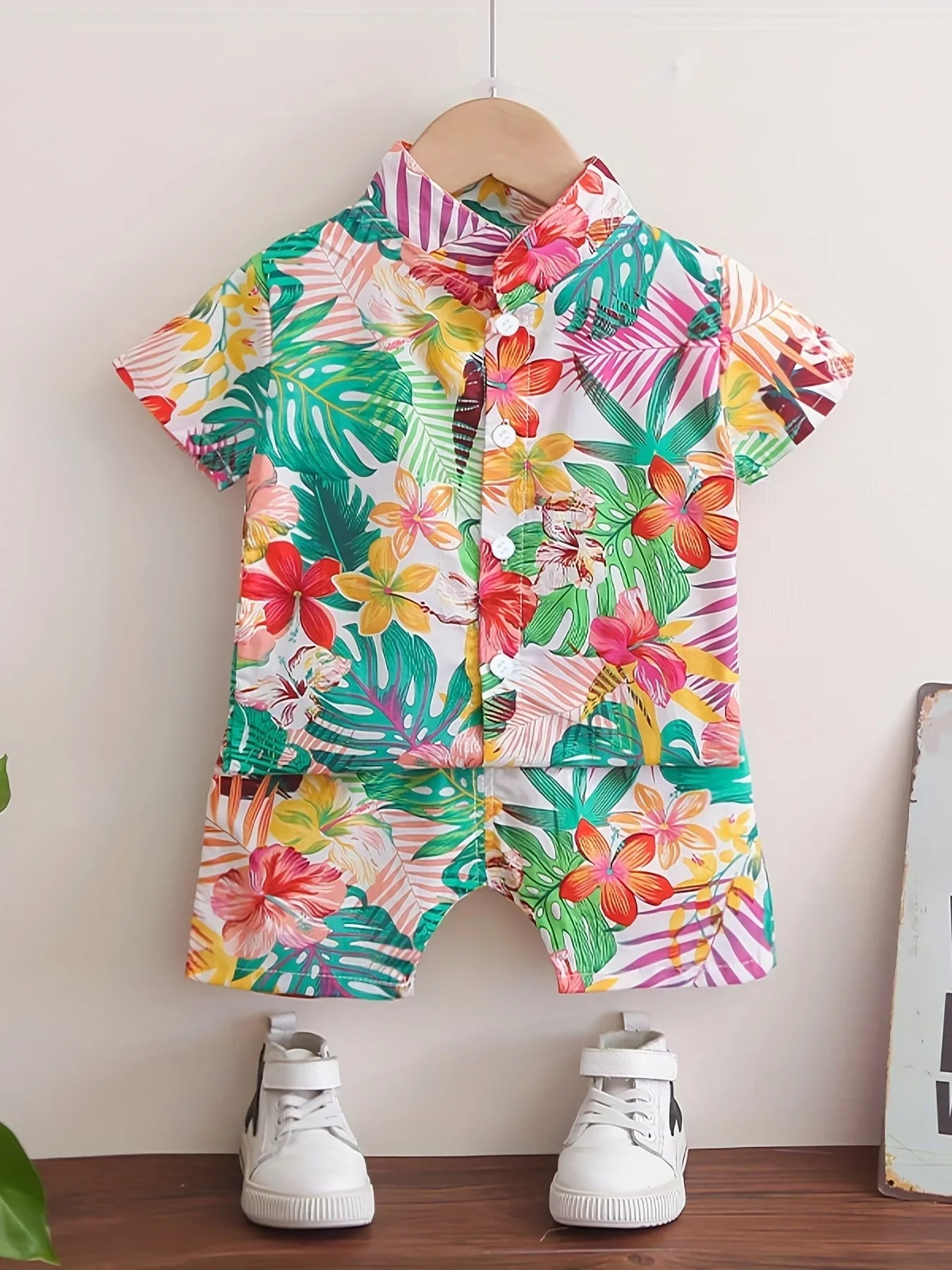Conjunto Infantil de Verão com Camisa Floral e Shorts – Estilo Tropical para Meninos