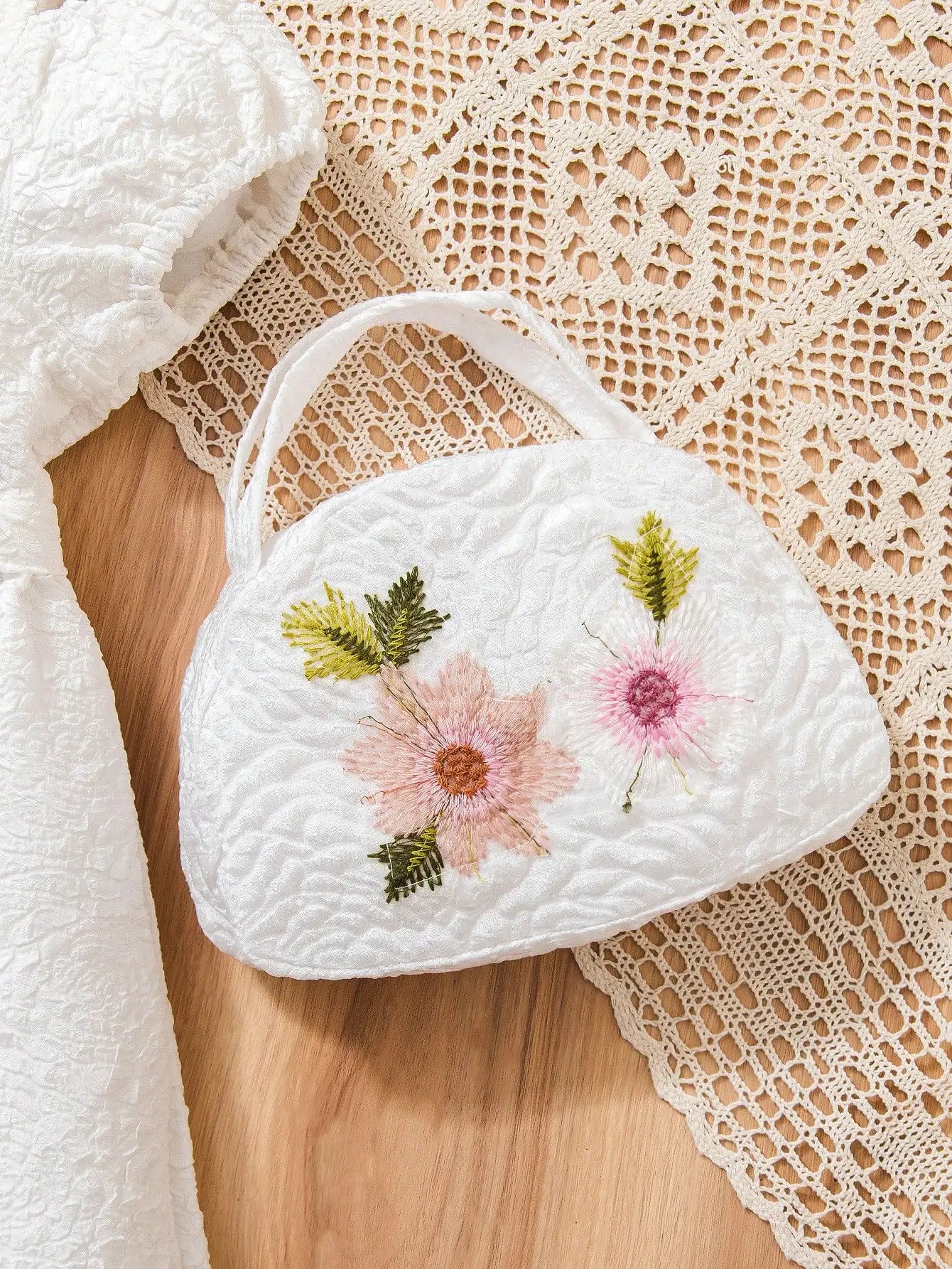 Vestido Infantil Branco Bordado com Bolero e Bolsa – Roupa de Festa para Meninas