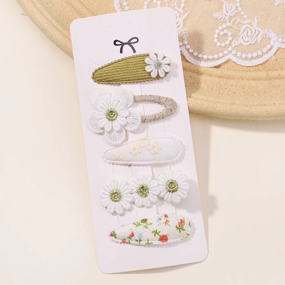 Conjunto 5 Presilhas de Cabelo Infantil – Mini Laços Florais, Coelhinho e Princesa