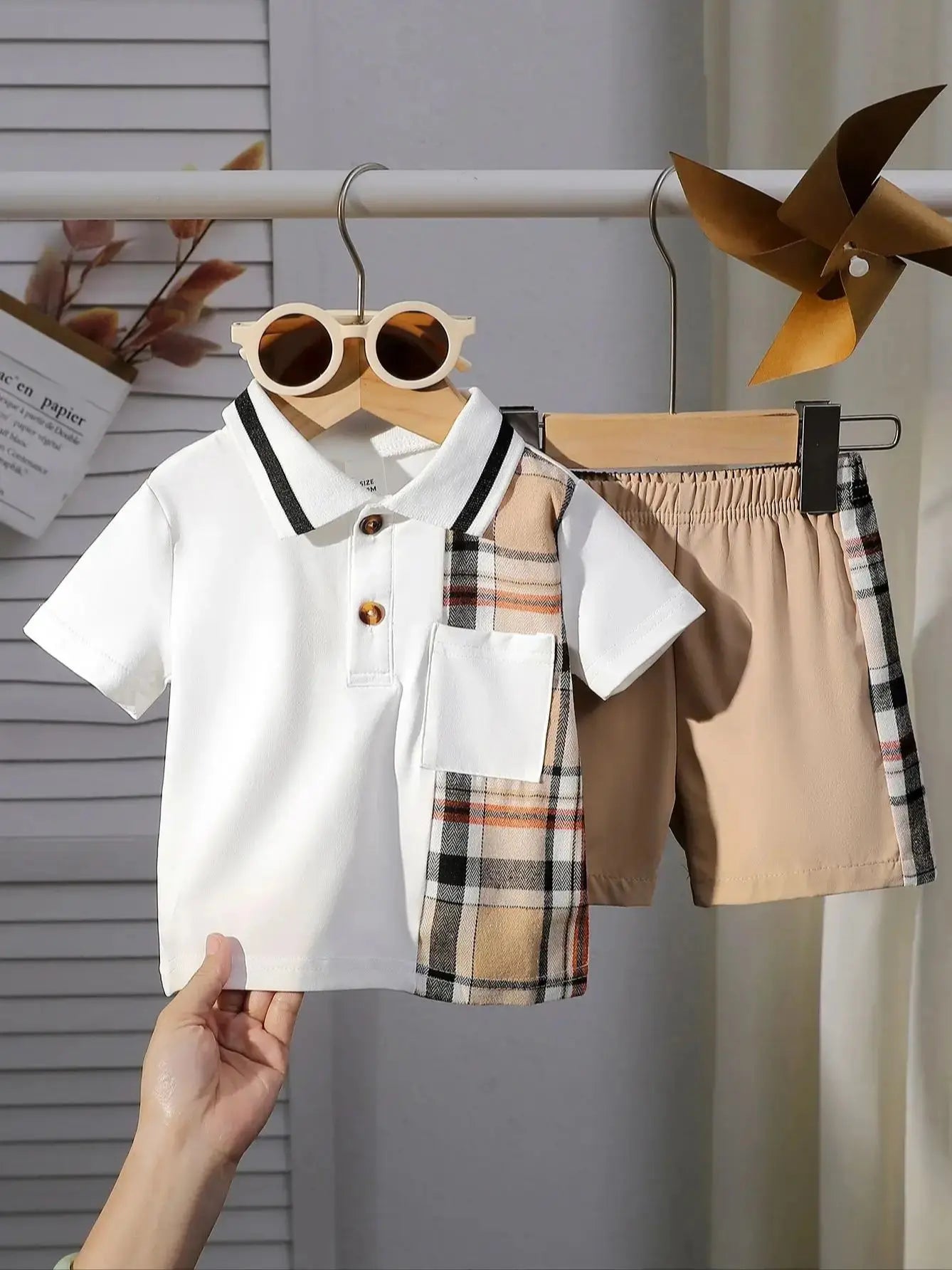 Conjunto Infantil Masculino de Verão – Camiseta Polo e Short com Detalhes em Xadrez Clássico