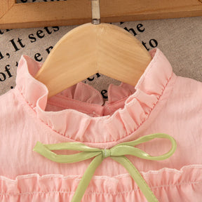 Vestido Infantil Feminino Rosa com Laço Verde e Babado – Charme e Delicadeza para Todas as Ocasiões