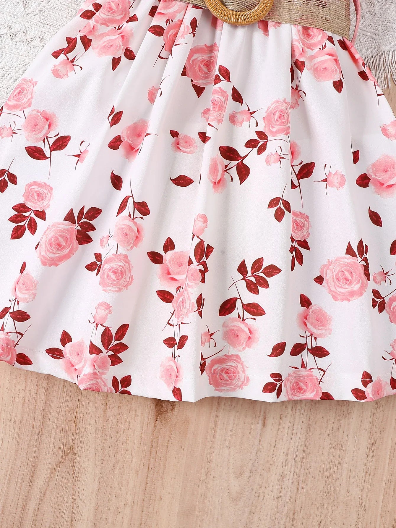 Vestido Infantil Floral de Verão com Babados e Cinto – Estilo Romântico e Mangas Voaladas