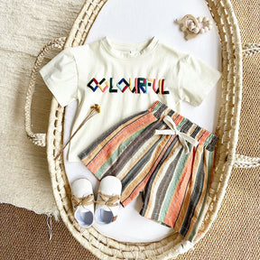 Conjunto Infantil Unissex Camiseta Colourful e Short Listrado – Estilo e Alegria para o Dia a Dia