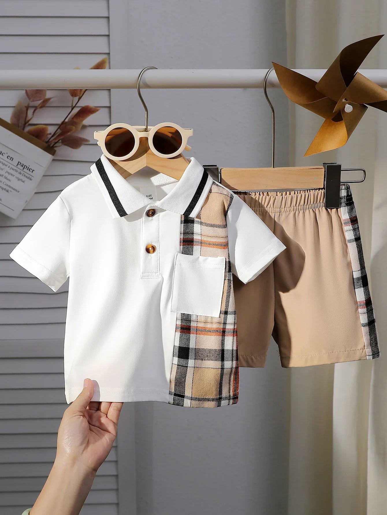 Conjunto Infantil Masculino de Verão – Camiseta Polo e Short com Detalhes em Xadrez Clássico