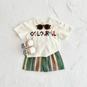 Conjunto Infantil Unissex Camiseta Colourful e Short Listrado – Estilo e Alegria para o Dia a Dia