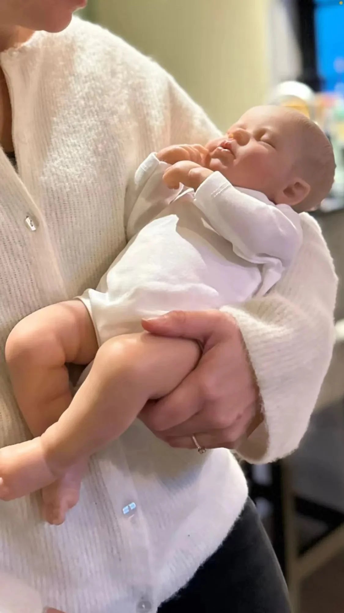 Boneca Reborn  – Realista, Feita à Mão, Corpo em Tecido