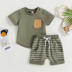 Conjunto Infantil Masculino de Verão – Camiseta de Algodão e Shorts Listrados Elásticos