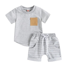 Conjunto Infantil Masculino de Verão – Camiseta de Algodão e Shorts Listrados Elásticos