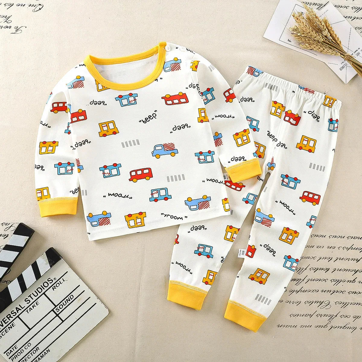 Conjunto Infantil Dinossauro – Pijama Confortável com Blusa e Calça para Meninos e Meninas