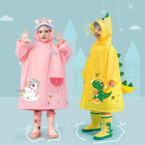 Capa de Chuva Infantil Impermeável com Estampa de Dinossauro ou Unicórnio – Com Espaço para Mochila | Poncho Escolar para Meninos e Meninas