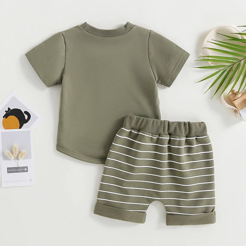 Conjunto Infantil Masculino de Verão – Camiseta de Algodão e Shorts Listrados Elásticos